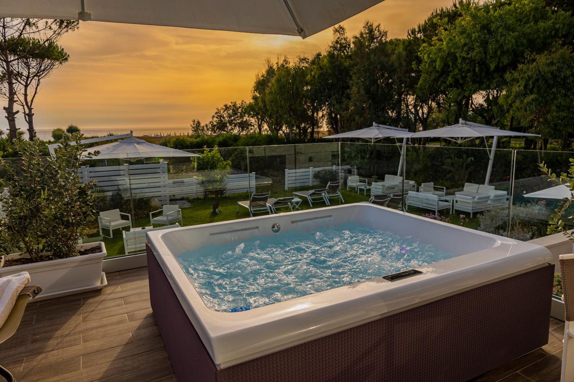 Aquamaris Design Suite & Spa Paestum Exterior foto